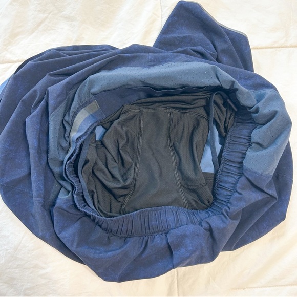 Lululemon Surge 6” Lined Shorts Blue Size Large Running Training - Picture 6 of 6